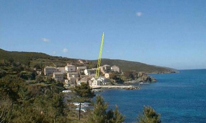 Porticciolo House | Porticciolo: 14 yards from the water, in a dreamy little mediterranean village, the countryside by the sea, village house maintained with care. The beach is a 5 minutes walk away.