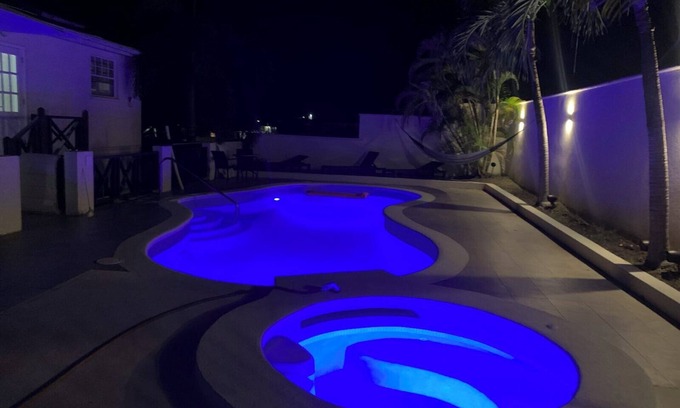 Douglas Villa | Portzvue - Spacious 3-bedroom Villa located in Heywoods St. Peter with WiFi, AC