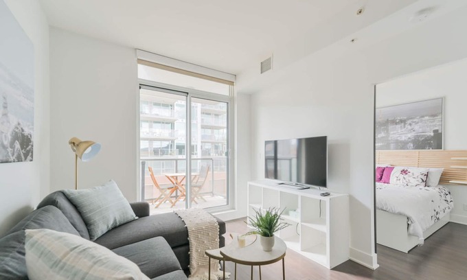 East Village Condo | Posh 2BR Condo near Stampede w/ Undrgrnd Parking