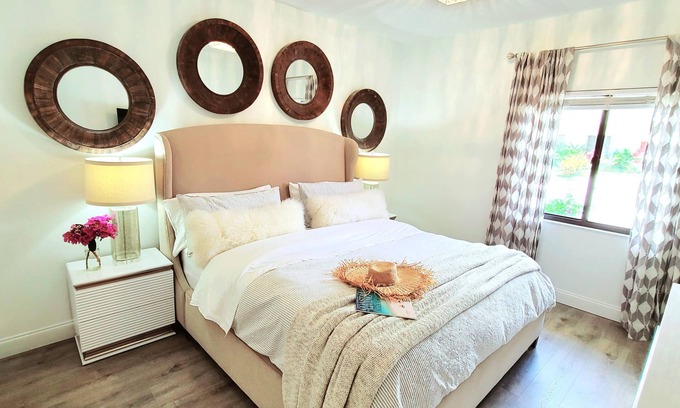 Bella Vista Condo | POSHPADZ Presents Sandpiper Villa - Walk to Jupiter Beach