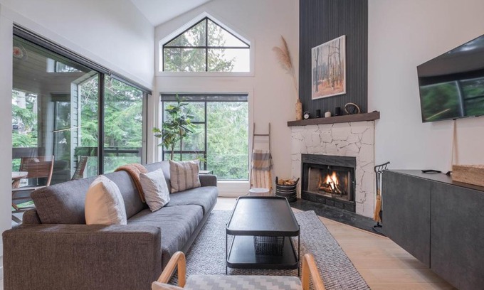 Whistler Creekside House | Powderview 24 by Outpost Whistler