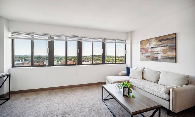 Downtown Harrisburg Apartment | PP 1802 Modern Corporate 2br, pool, Gym