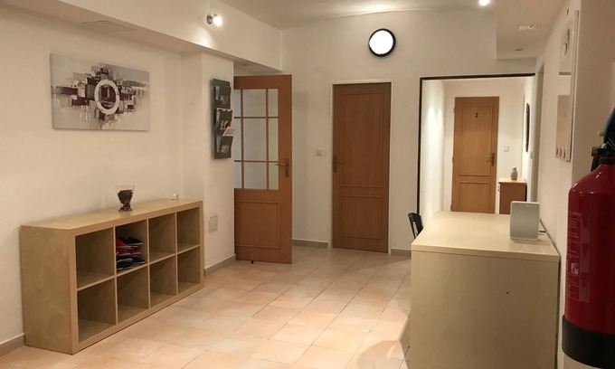 Vrsovice House | Prague group party apartment