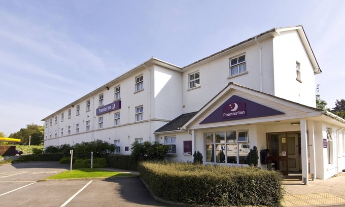Cheltenham Hotel | Premier Inn Cheltenham Central - West/A40