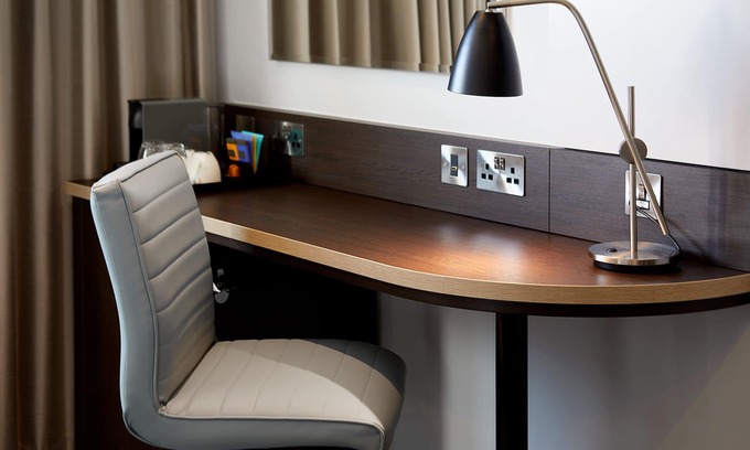 Stratford and New Town Hotel | Premier Inn London Stratford