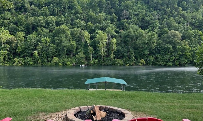 Lakeview House | Premier Riverfront Location ~ NEW BOATDOCK~ biking trails ~Bull Shoals Lake Fun