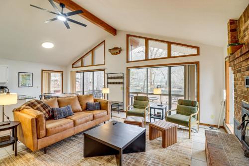 Lakeview House | Premier Trout Fishing Scenic White River Cabin