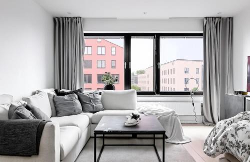 Vaxjo Apartment | Premium Apt Near Vida Arena Wifi Gym Sauna OnSite