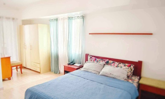 Pembo Condo | Premium BGC 2 BR Condo South of Market- Pool-Sauna
