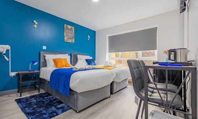 Nottingham House | Premium Serviced Accommodation - 5 Beds - Sleeps 7