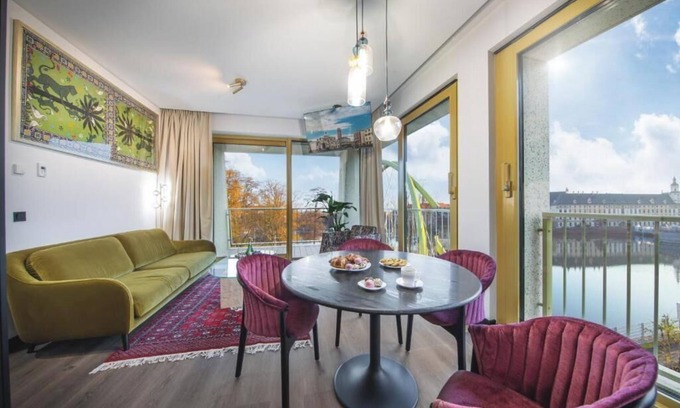 Wroclaw Old Town Apartment | Presidential Apartment with River View