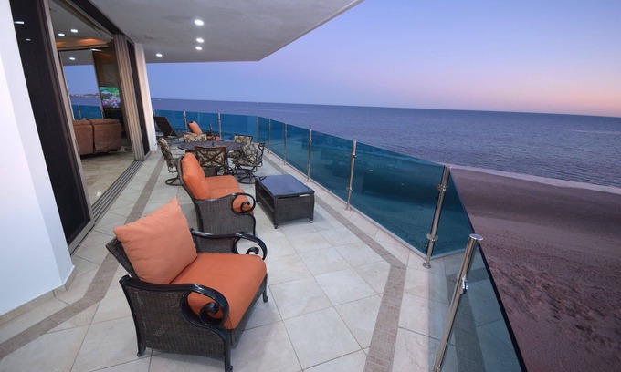 Sandy Beach Condo | Presidential Suite with Huge Oceanfront Balcony