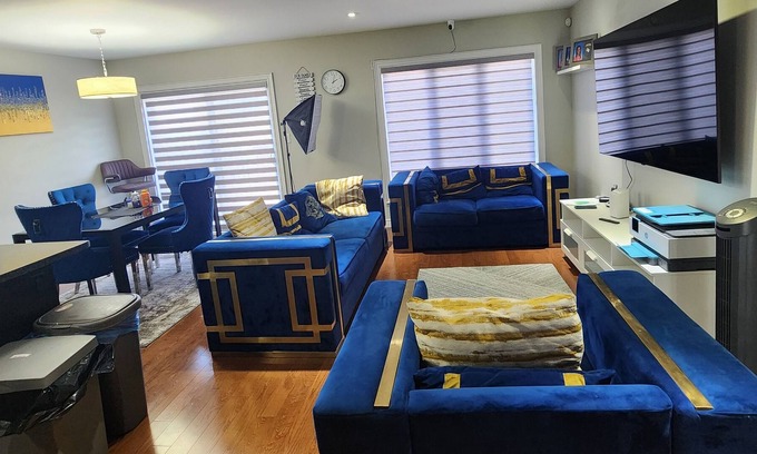 London House | PRESTIGE Guestroom London (5 minutes to Western University.)