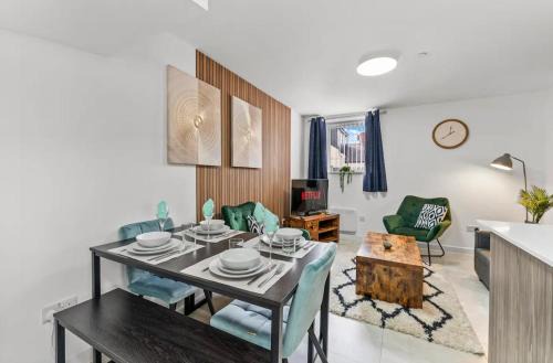 Gabalfa Apartment | Prestige Stays Cardiff Spacious 2-Bedroom Duplex Apartment near Heath Hospital & Cardiff University Wi-Fi & Lockbox Check-In