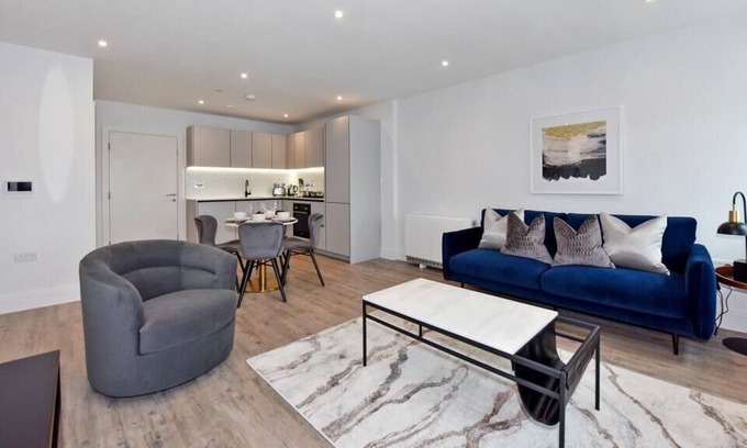 Slough Apartment | Prestigious & Luxury 2-Bed Apartment in Slough