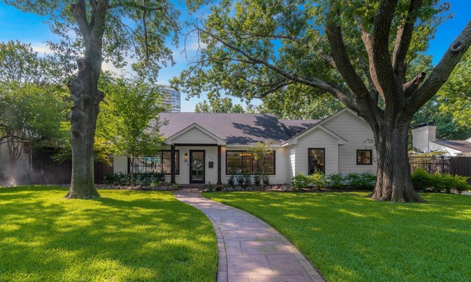 Preston Hollow House | Preston Hollow Gem with Backyard Oasis