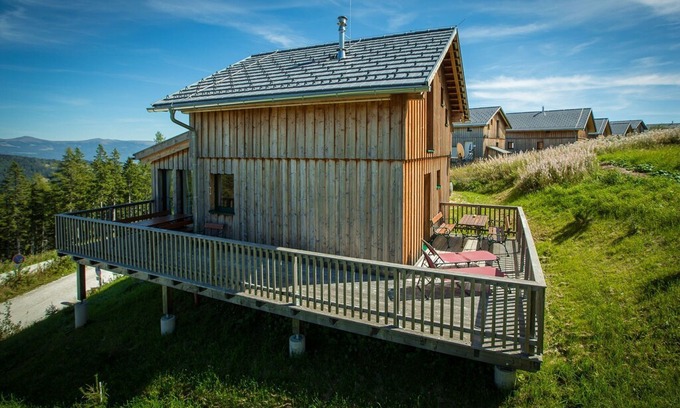 Untergreutschach Villa | Pretty Chalet in Bad St Leonhard near Klippitztörl Ski Area