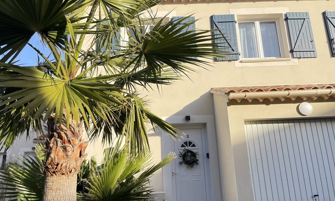 Entraigues-sur-la-Sorgue House | Pretty house with garden - Le Clos Du Moulin 3