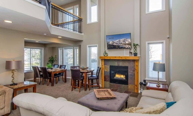 Midvale House | Pretty Parkside Place * Private Hot Tub *Foosball