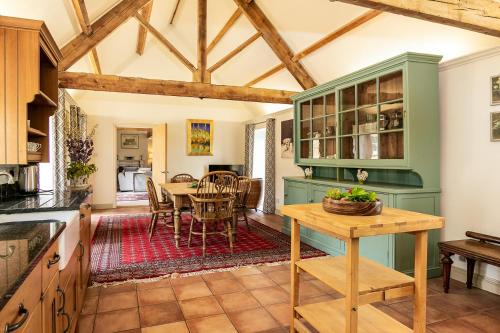 Gawcott Apartment | Priory Courtyard - 3 Bedroom Countryside Escape