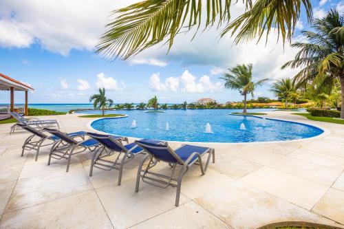 Pristine Bay Apartment | Pristine Bay Villa 1304 with large pool - 3 bedroom condo