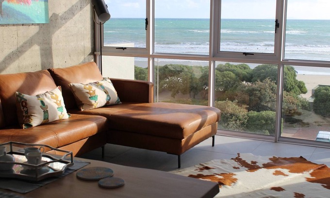 Strand Apartment | Pristine Beachfront Apartment Strand