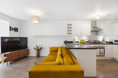Dartford House | Pristine house near Dartford Station with Free Parking and Study