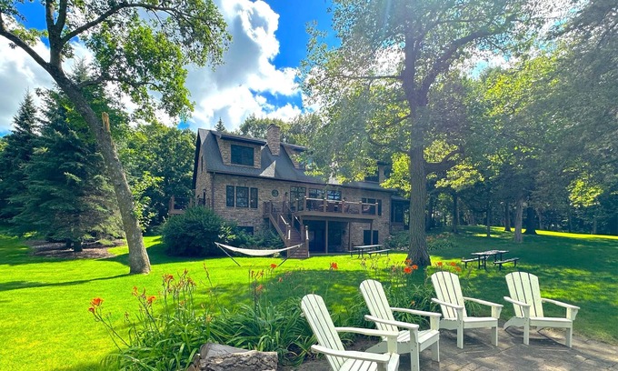 Annandale House | Pristine Lake Sylvia Getaway w/accomidations perfect for large or small groups!