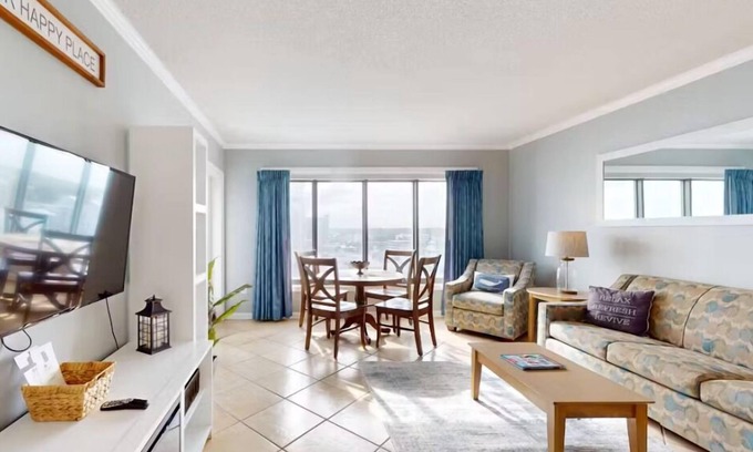 Myrtle Beach Condo | Pristine Oceanview 1 Br at the Palace! Unit 811