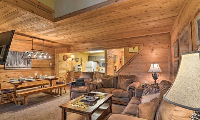 Seven Springs House | Pristine Resort Townhome 2Mi to Seven Springs Mtn