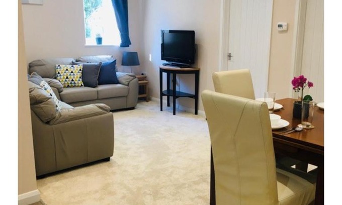 Dover Apartment | Private 1st Floor Apartment - Perfect for Port of Dover, Eurotunnel and Short Stays