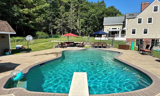 Paupack House | Private, 6 Bedroom 3 Bath Lake Wallenpaupack Inground Pool Home