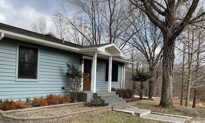 Glencoe House | Private 8 acre Ranch backs to 1850 wooded acre Missouri conservation reservation