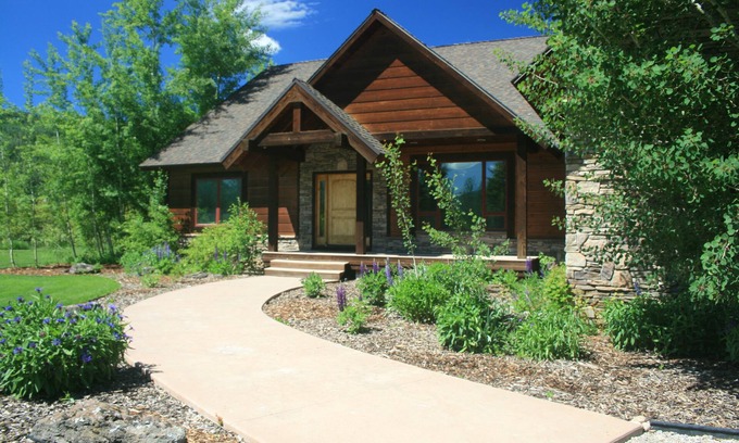 Victor House | Private and spacious 6 bedroom high end house in beautiful Victor, Sleeps 16!