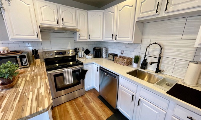 Sellwood-Moreland Apartment | Private Apartment in Sellwood