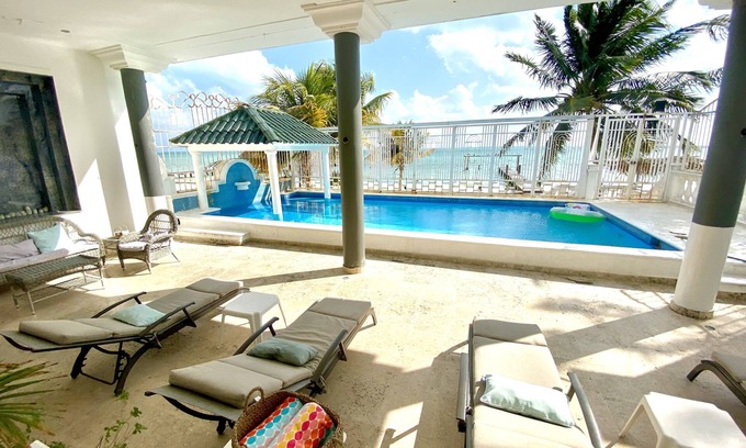 Puerto Juarez House | PRIVATE BEACH HOUSE FOR BIG FAMILIES 7BR (Sleeps 20) Cancun, Punta Sam