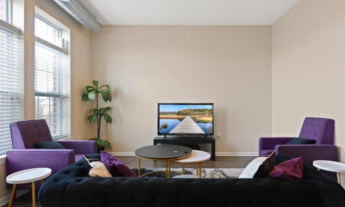 Downtown Indianapolis Apartment | Private Bed Downtown INDY - Shared