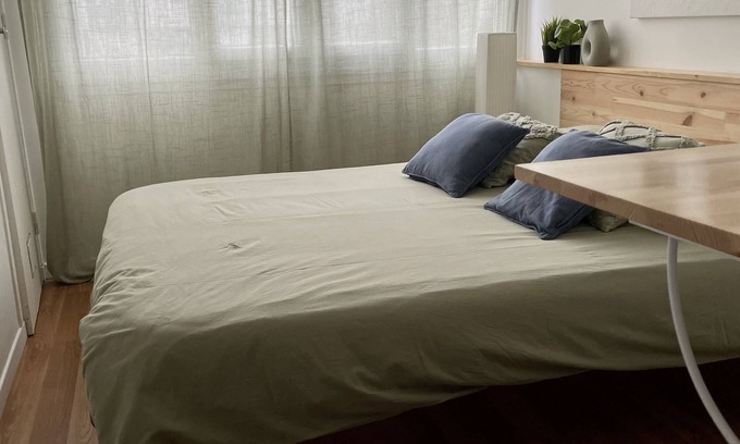 Bron Bed & Breakfast | Private bedroom plus shower room and toilet