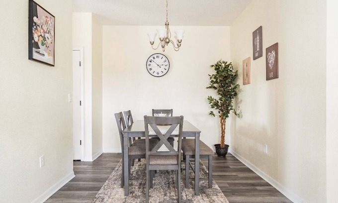 Westside House | Private Brighton Park Paradise