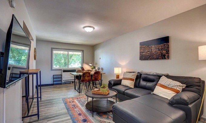 West Allis Apartment | Private entrance. Free Parking. Near Medical Cente