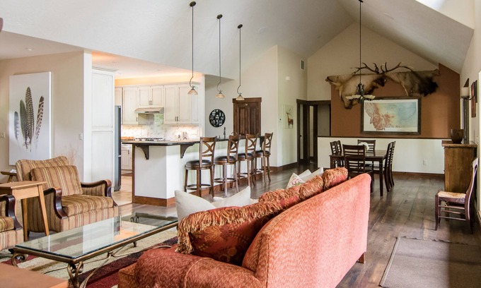 Whitefish House | Private estate on 8 acres with lake access