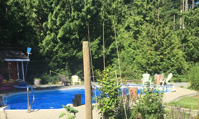 Regional District of Nanaimo House | Private Family And Pet Friendly Home By Recreational Mountain Trails