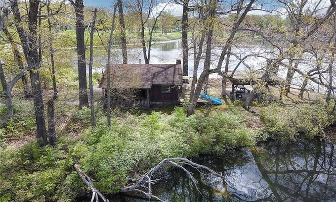 New Franklin Cabin | Private Island Retreat on Portage Lakes