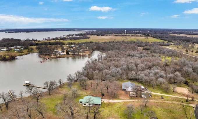Point House | PRIVATE Lakefront on Tawakoni Fishing Dock Peaceful Retreat on the Lake