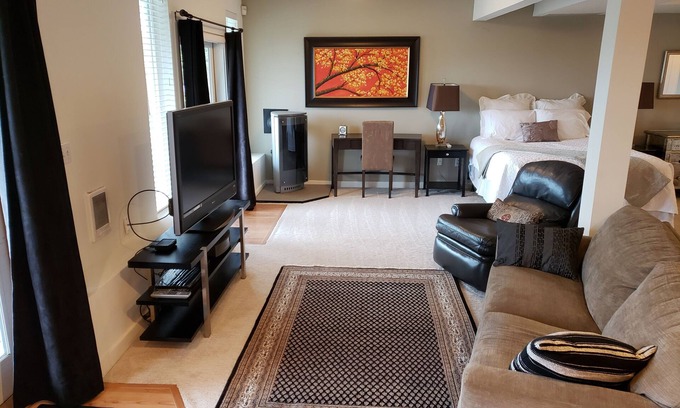 Seattle Metro Area Apartment | Private Large Studio with Lake View