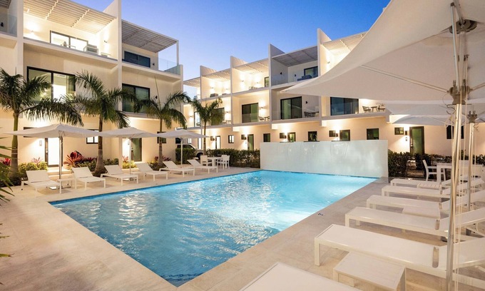 Grace Bay House | Private Luxury Villa: 3 Beds, Sleeps 6 — Pool, Concierge, & Steps to Grace Bay
