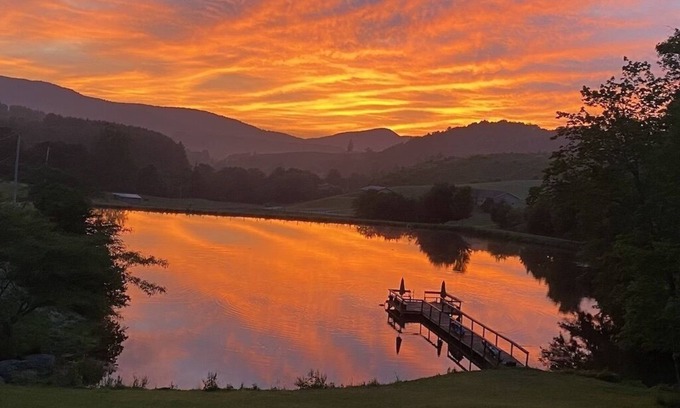 Elk Creek House | Private Mountain Lake Retreat-wheelchair accessible