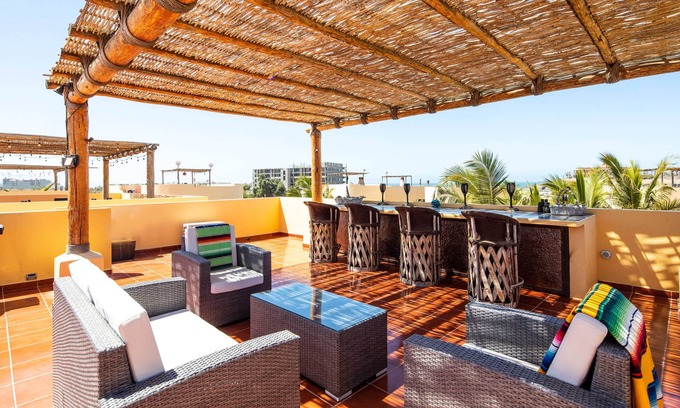 Cerritos Condo | Private Oceanview Roof, Steps to Beach, Killer Surfing