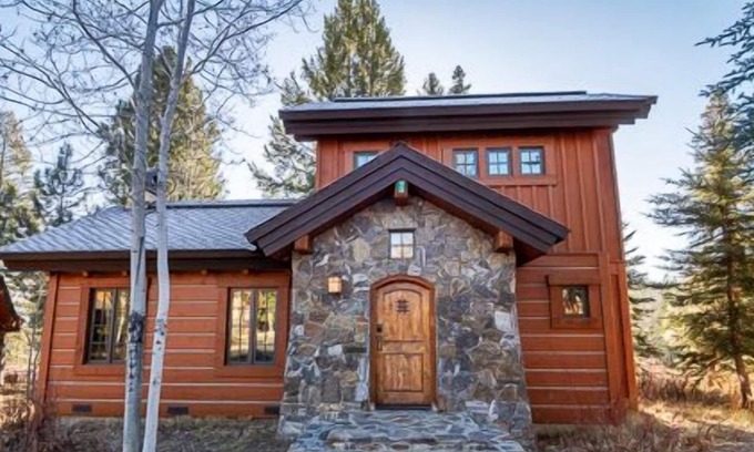 Tamarack Cottage | Private Patio & Hot Tub | Stone Fireplace | Spectacular Mountain Views