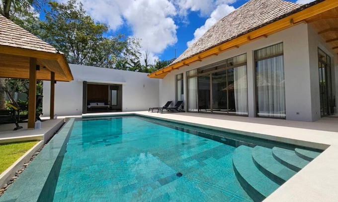 Thep Kasattri Villa | Private pool villa 3 Bed, 3 Bath near airport